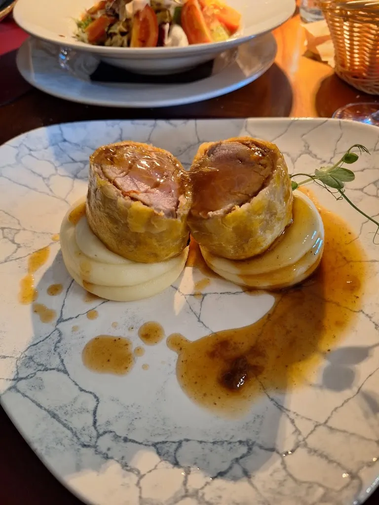 Emil Azinovic_Osteria della Ribolla - Shop Cantina Collavini_Corno di Rosazzo_review