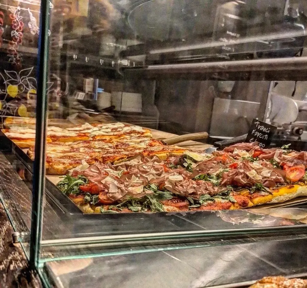 Genni Gè - Ristopub - Pizza Fritta, birra & drink_Cividale del Friuli_slider_image_3