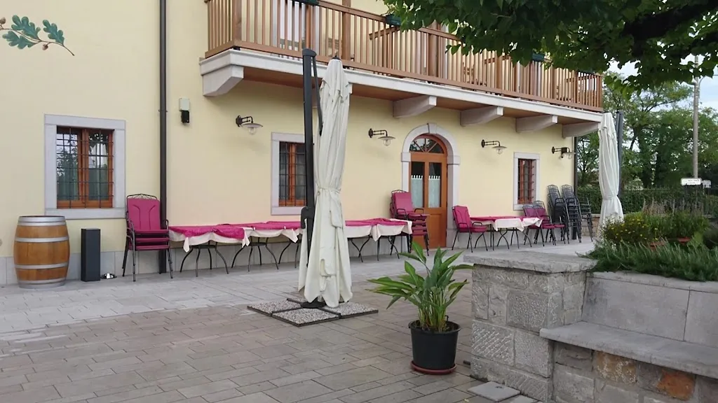 Hotel & Restaurant Pahor restaurant in Doberdò del Lago
