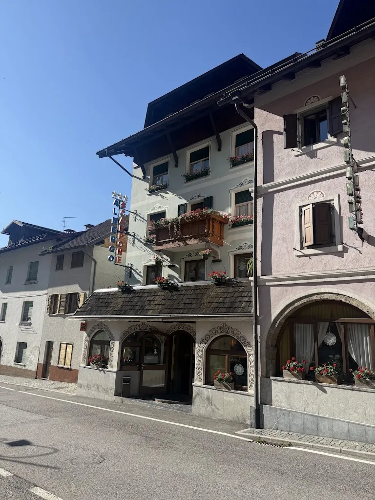 Stracimir Boiadgiev_Hotel Pizzeria Scarpone_Forni Avoltri_review