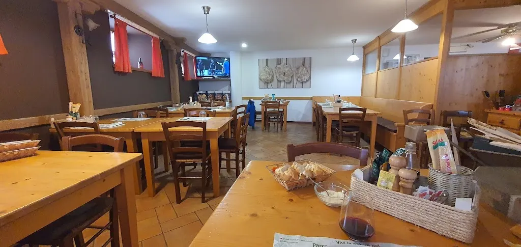 Osteria con Cucina "Lucky Luke" restaurant in Forni di Sotto