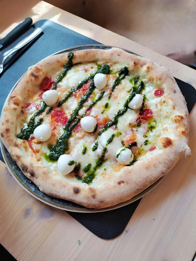 Pizzeria alle Alpi_Forni di Sopra_slider_image_3