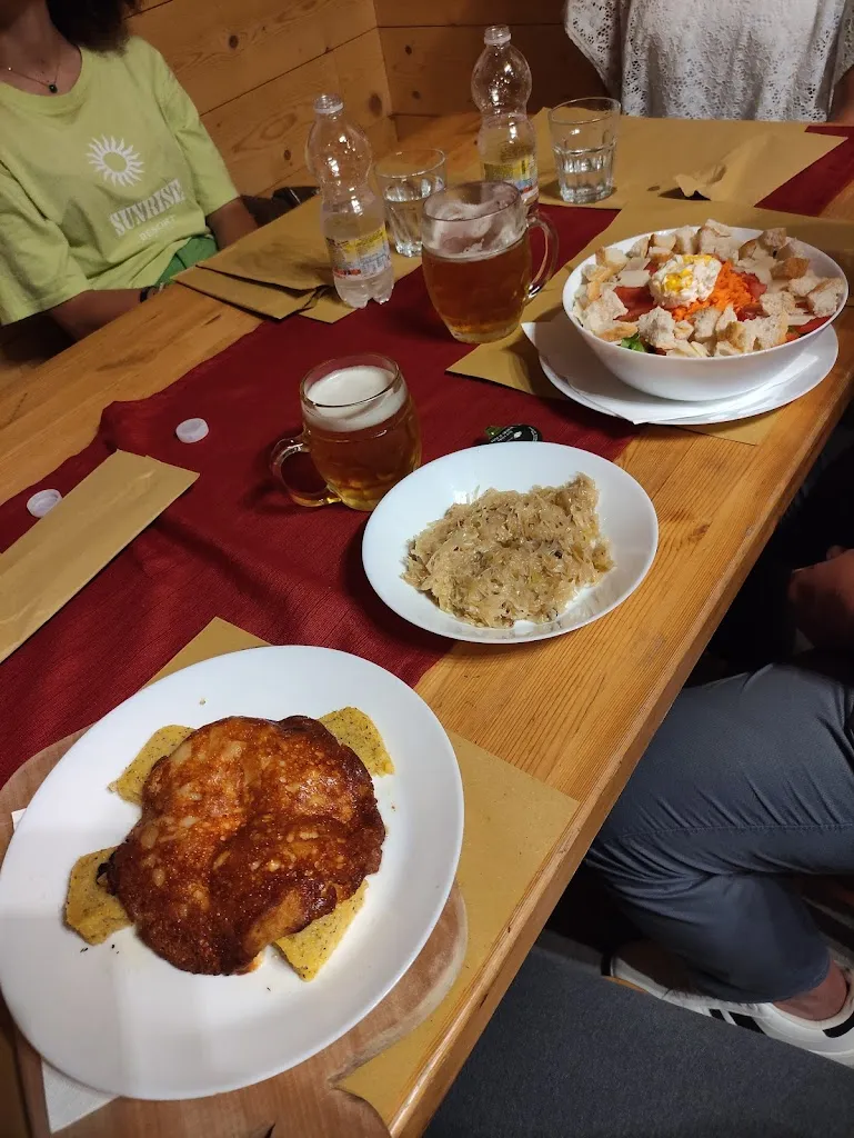 Cate C_Grill Dolomiti Ski Bar - Noleggio Ski Rental_Forni di Sopra_review