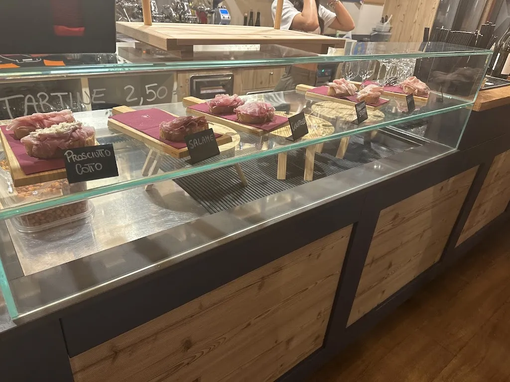 Nicholas Pascutti_LDP - Lounge Bar_Gonars_review