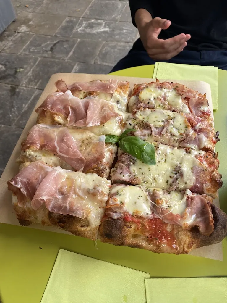 Evan Davies-Seravalli_La Bottega di Cael_Gemona_review