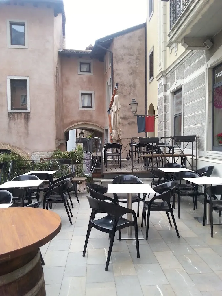 Bar Ristorante Al Duomo Di Incardona Marika & C. Sas restaurant in Gemona