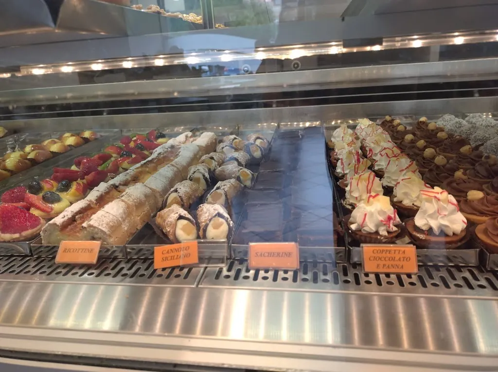 ENSEADA TURISMO_Pasticceria La Fenice_Gemona_review