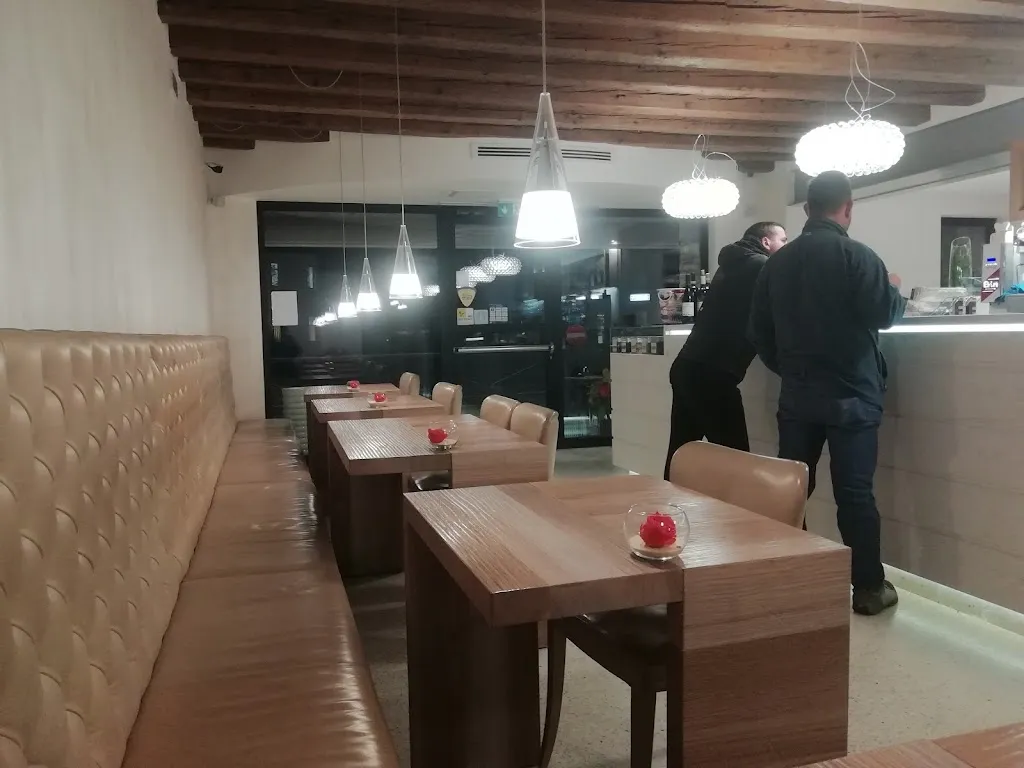 Gino Sialino_Al Municipio Caffè Bistrot_Lauzacco_recensione