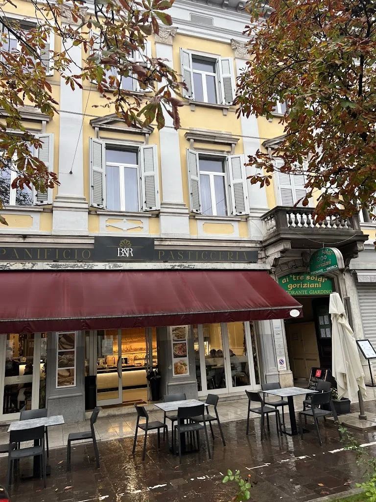 Julia_Ai Tre Soldi_Gorizia_review