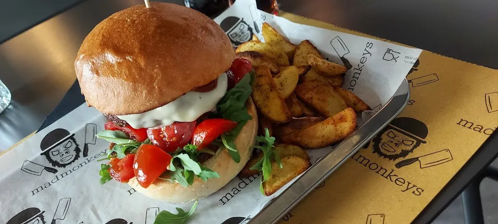 Edvinas Stulpinas_Madmonkeys | Burger street food & birreria_Gorizia_review