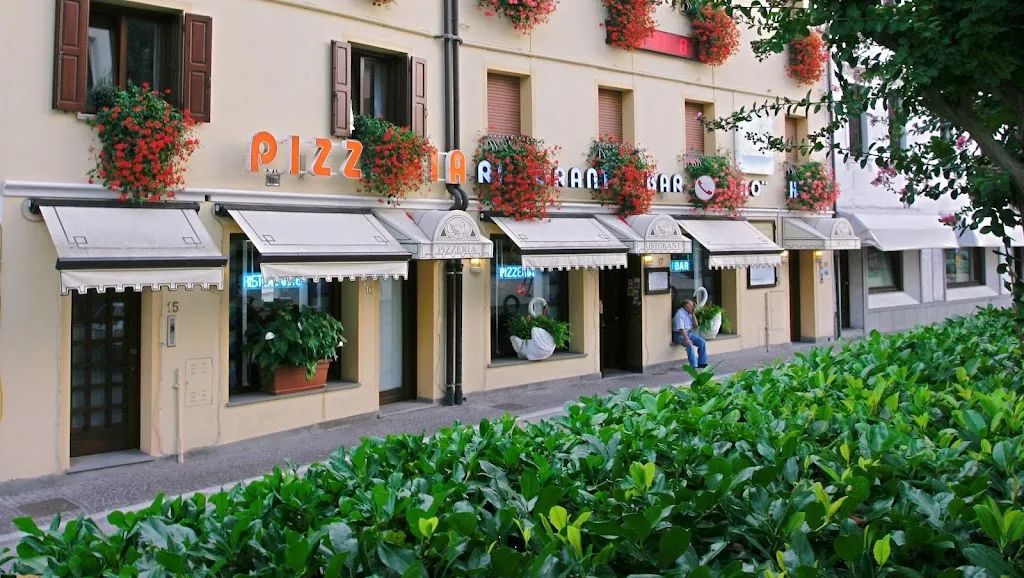 Ristorante Pizzeria Hotel Cigno_Latisana_slider_image_3
