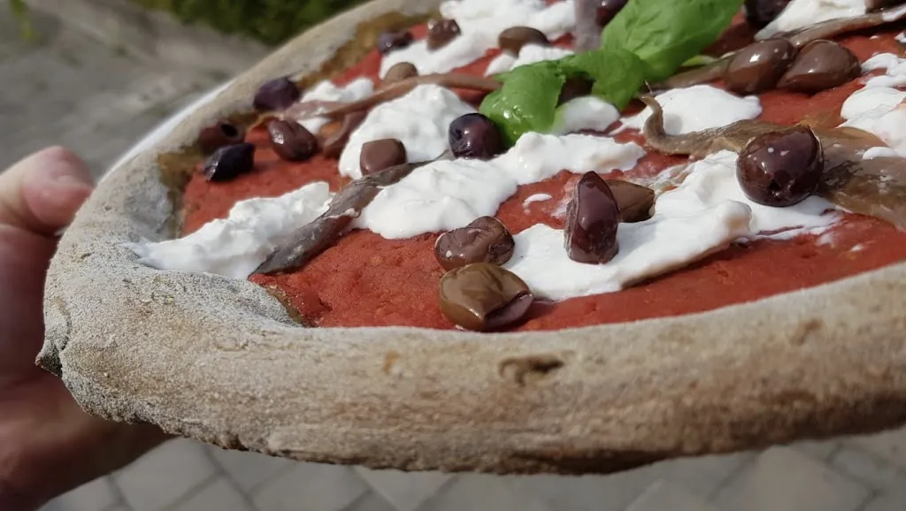 Menu_Custom Pizza_Latisana_image_3