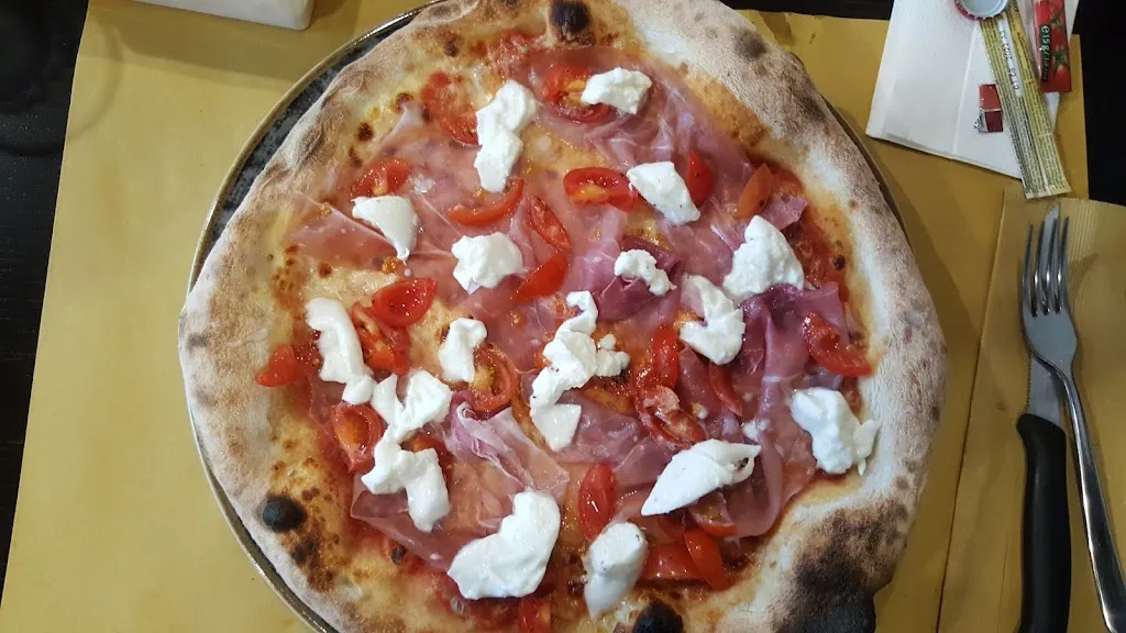 Menu_Custom Pizza_Latisana_image_6