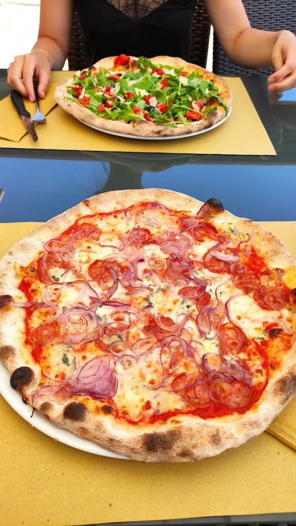 Unknown User_Custom Pizza_Latisana_review