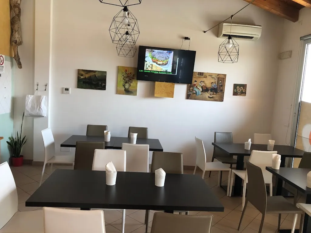 Custom Pizza restaurant in Latisana