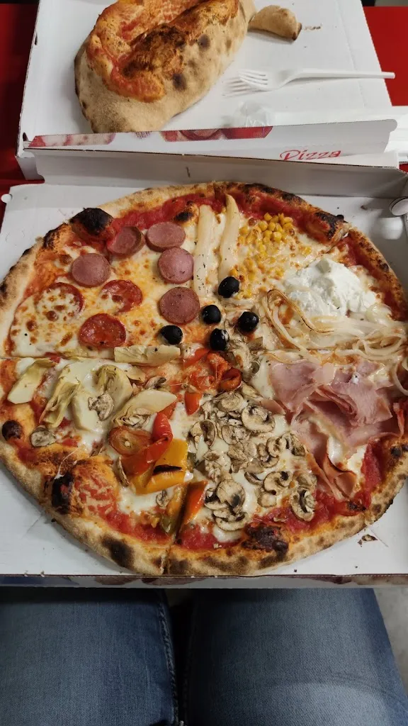 Viktor Galgóczi_Pizzeria al taglio da Leo_Marano Lagunare_review