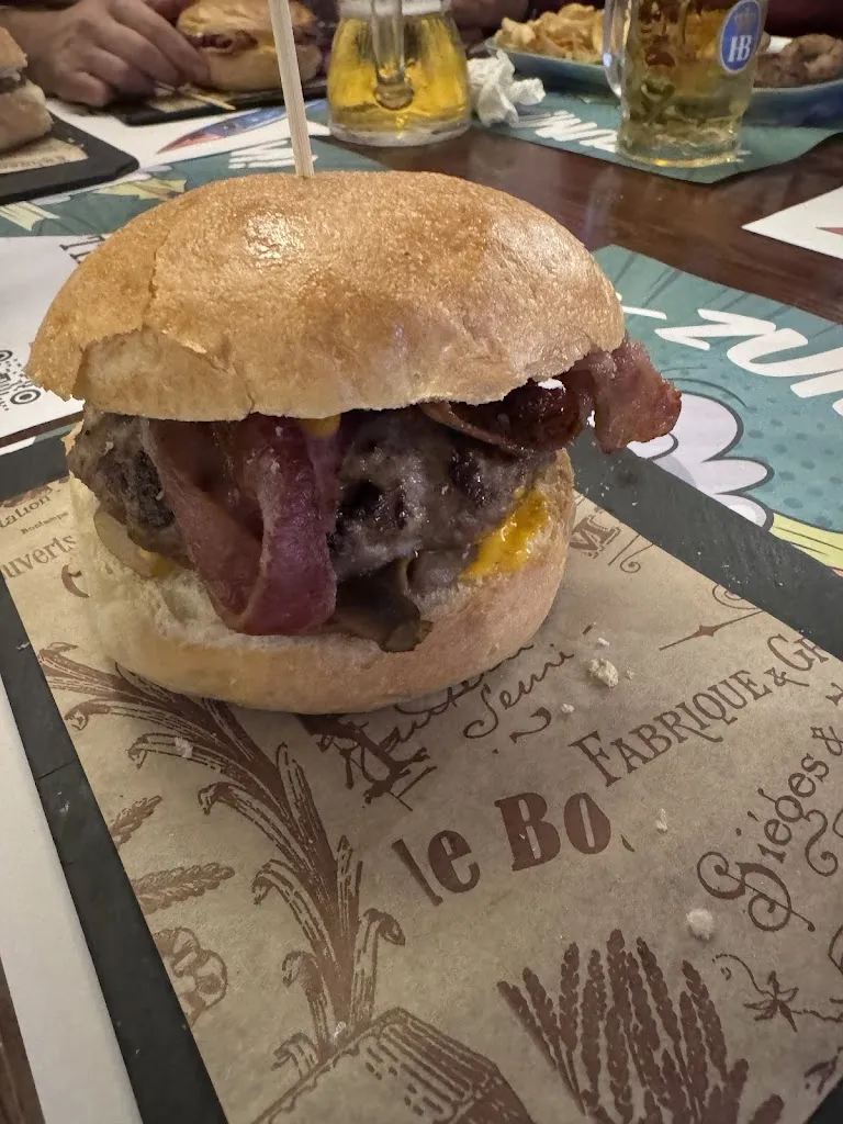 Andrew T_Thunder Pub_San Nicolò a Tordino_review