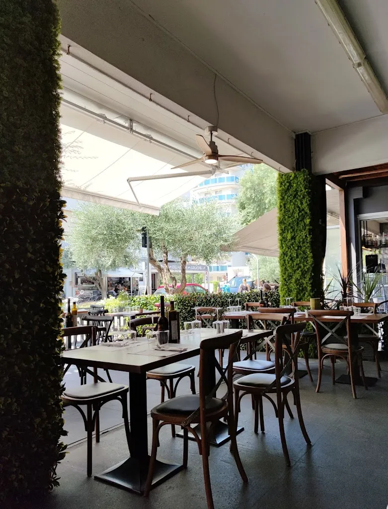 Hanna Shapovalova_Mandi - Parentesi Friulana_Lignano Sabbiadoro_review