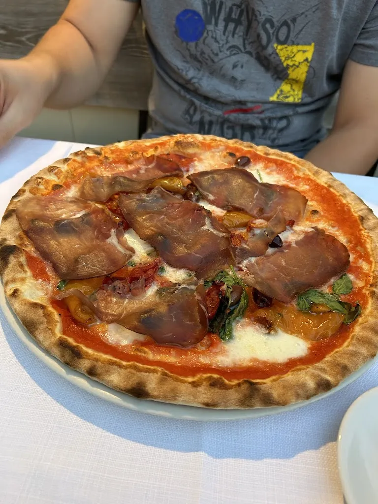 Liza Pustovoit_Sandrocchia Ristorante Pizzeria_Lignano Sabbiadoro_review