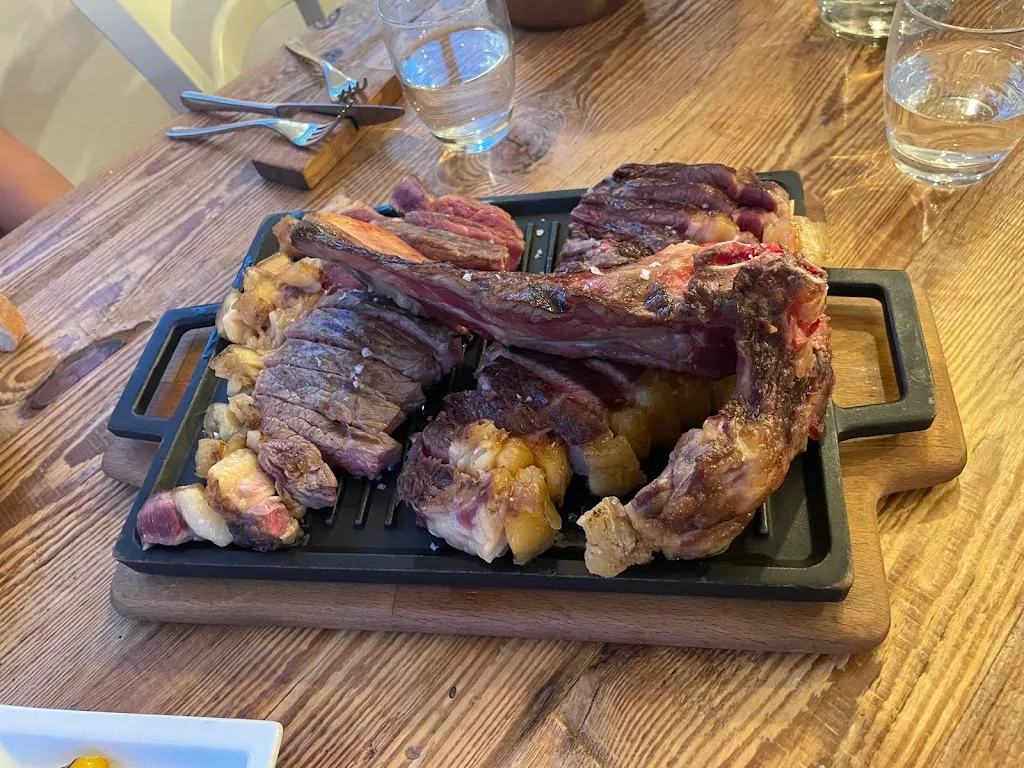 Julia Muesch_Carbòn Neri Braceria Enoteca_Lignano Sabbiadoro_review