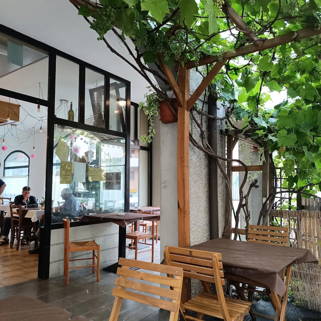 Trattoria Agli Artisti restaurant in Moggio di Sotto