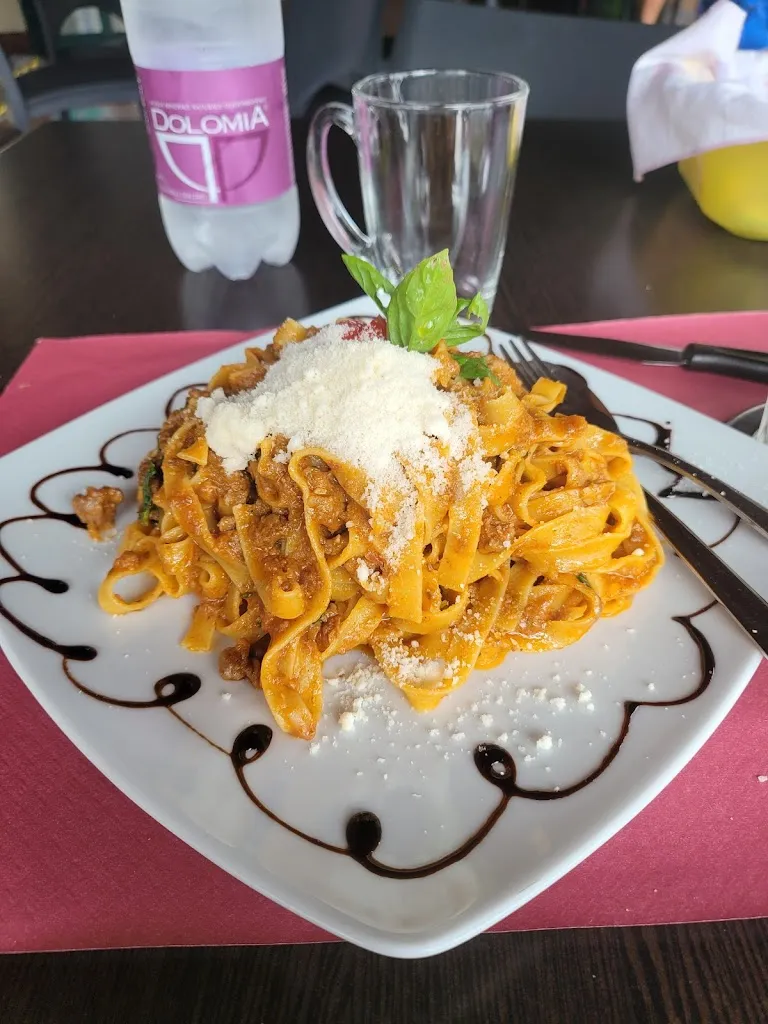 Jayson Khan_Locanda dall' orso / Restavracija pri Medvedu_Montenars_review