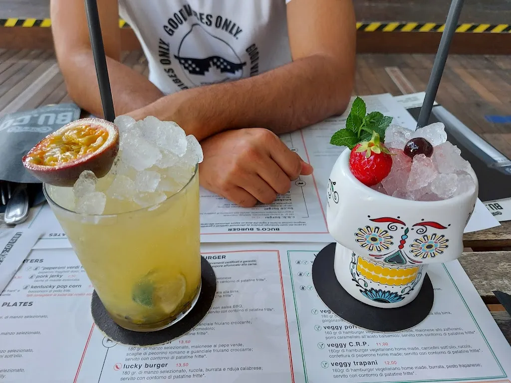 Pankaj Mishra_BU.CO Burger & Cocktail_Martignacco_recensione