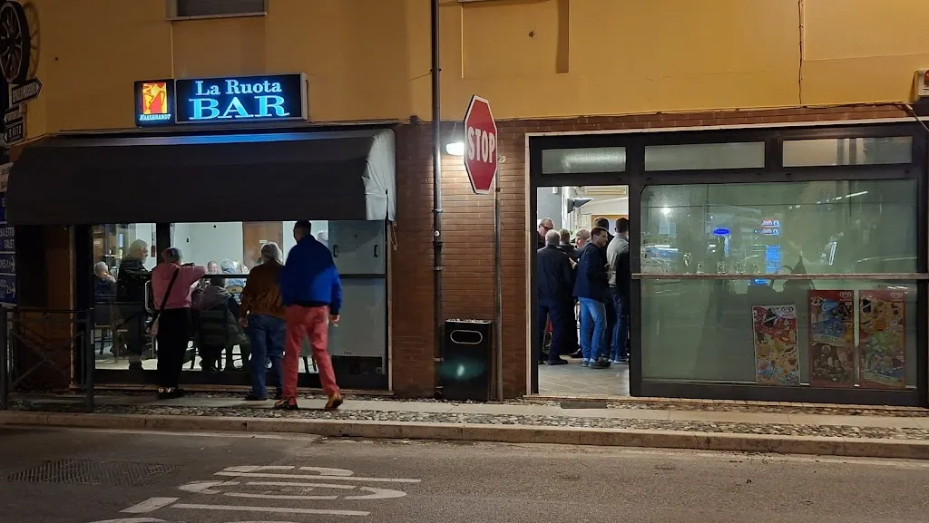 Bar La Ruota restaurant in Morsano