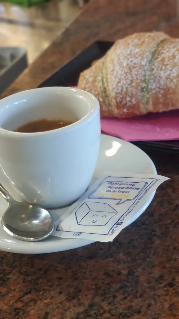 David Lovecký_Bar and Tobacco Missana Lucio_Osoppo_review