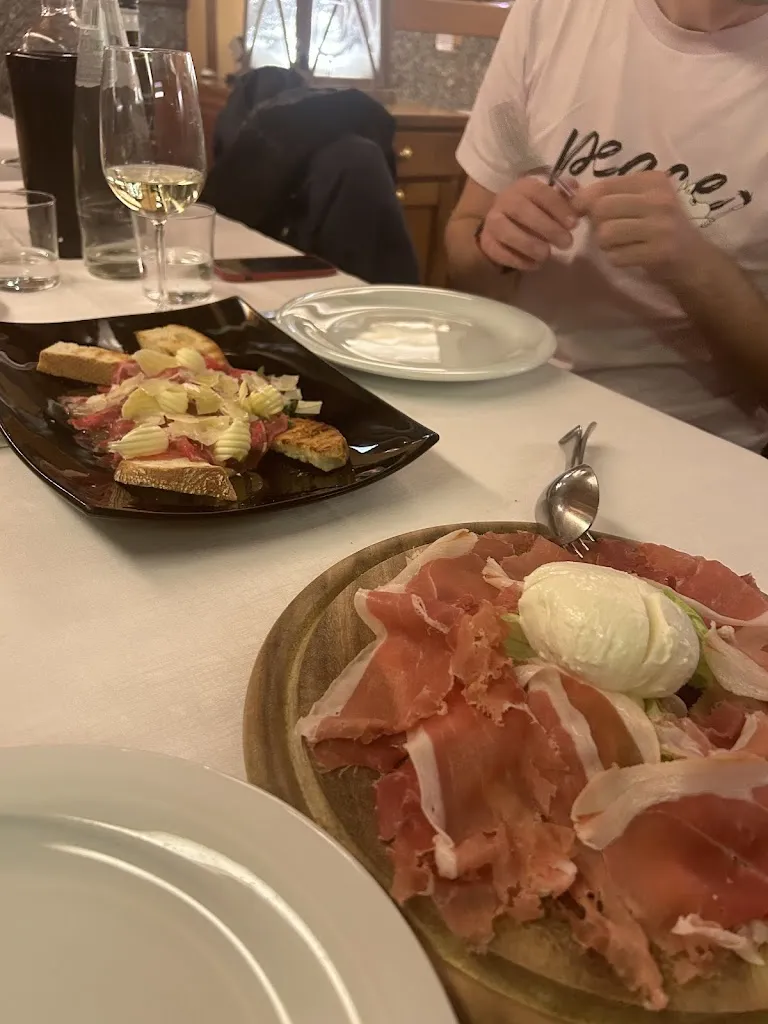 Anna Bobrova_Ristorante Pizzeria da Michele_Palazzolo dello Stella_review