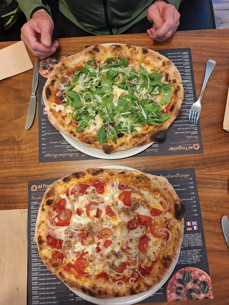 Phansa Nakprawet_Pizzeria al Fogolar_Paularo_recensione