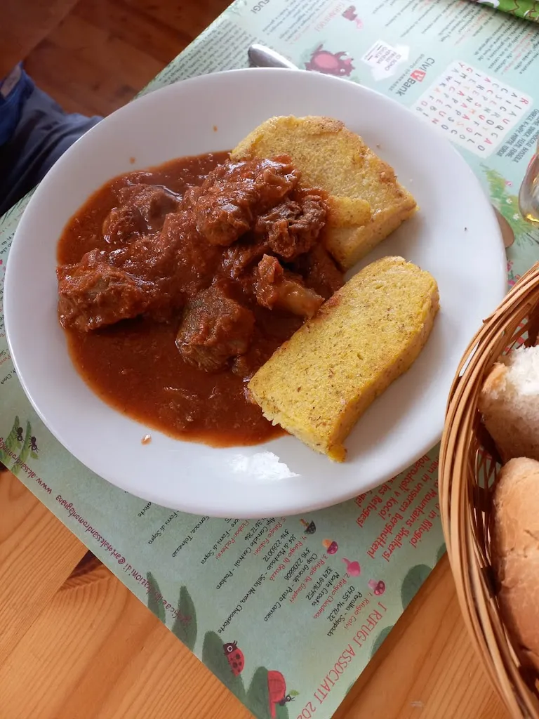 cristina alloi_Brothers De Gasperi refuge_Pieria-Prato Carnico_review