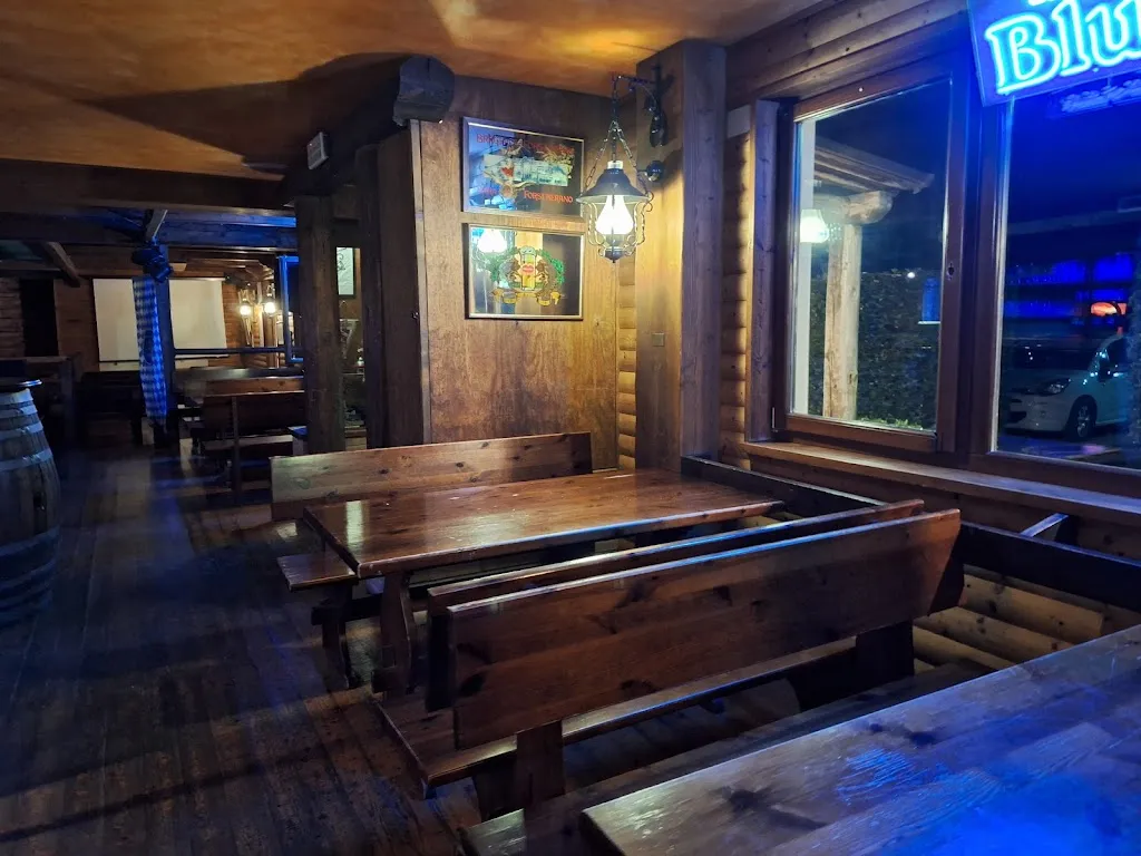 Rodeo Live Ristorante restaurant in Pieris