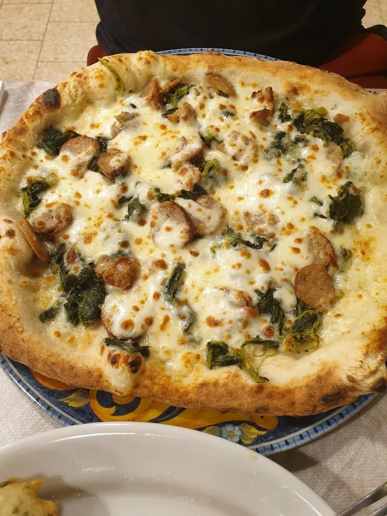 Jess Va_Pizzeria Paninoteca La Caraffa_Pieris_review