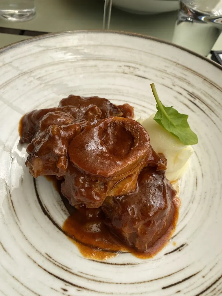 Cellist ESTHER_Al Bus_Polcenigo_review