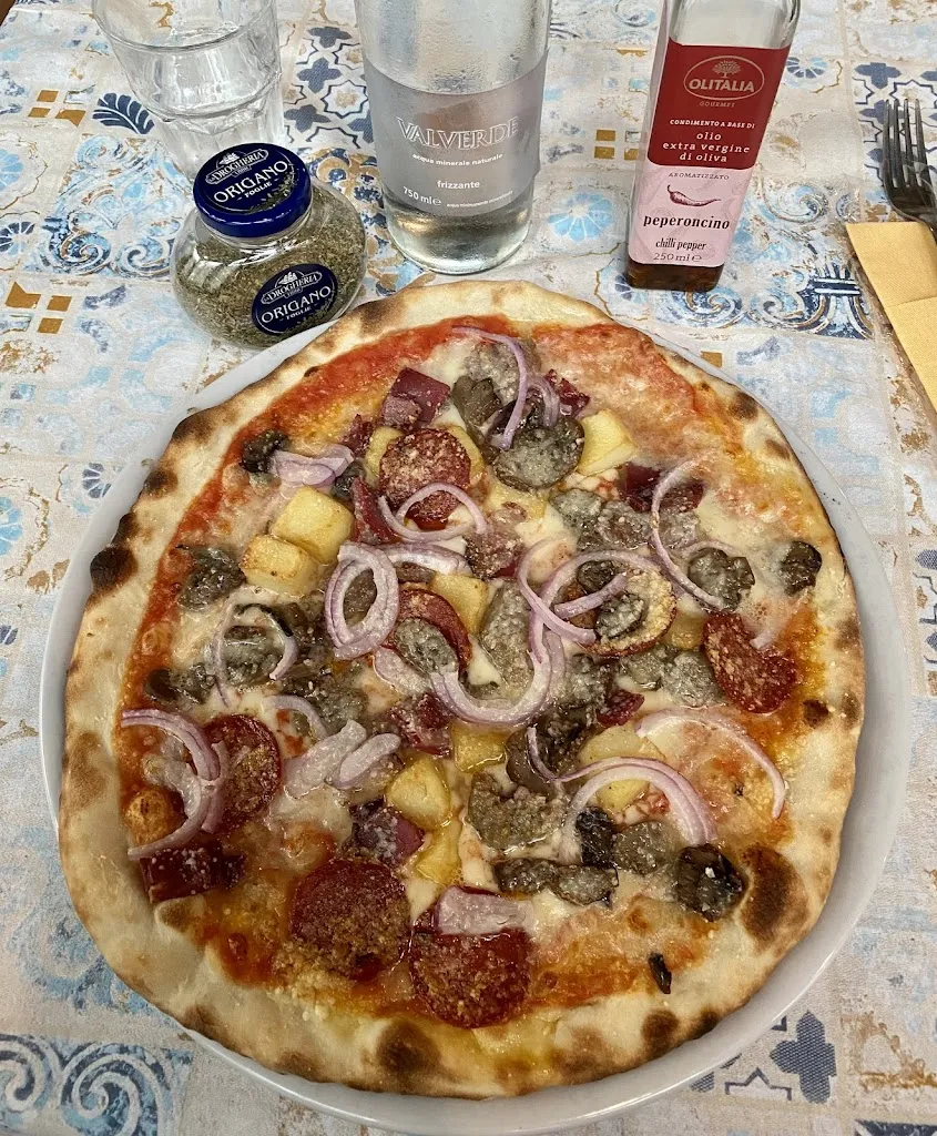 Travis Harsha_Pizzeria L'isola_Polcenigo_review