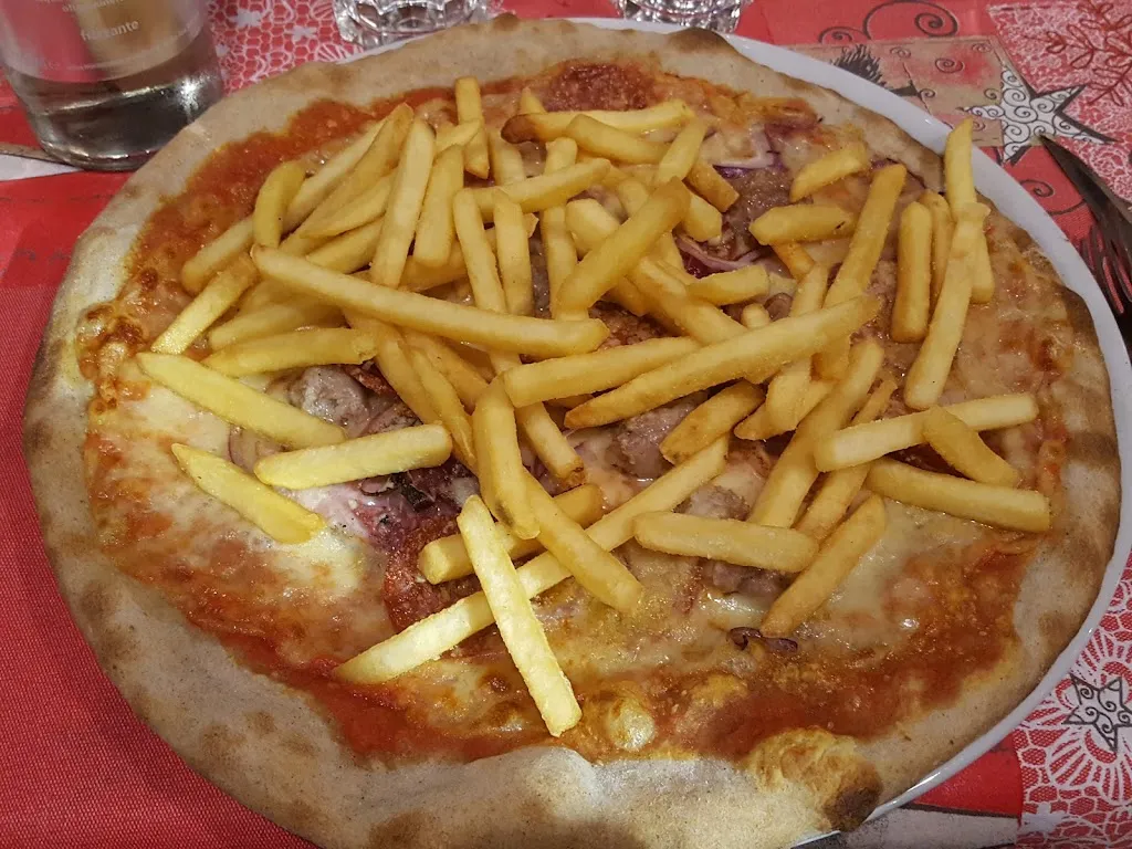 Virginia Herrera_Pizzeria L'isola_Polcenigo_review