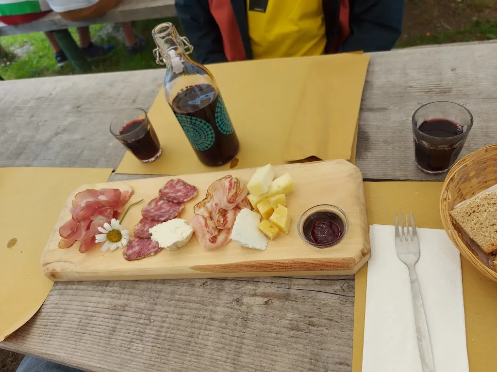 Malga Glazzat - AGRITURISMO restaurant in Pontebba