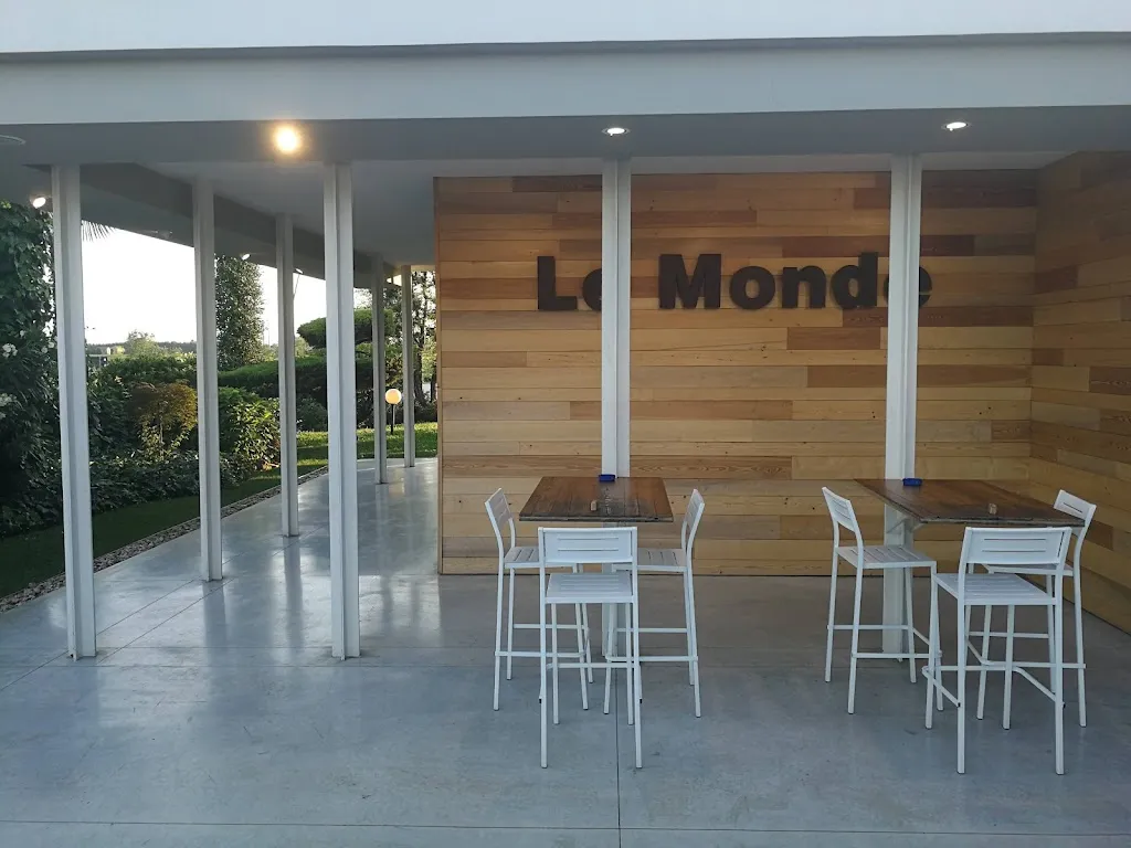 Le Monde restaurant in Prata di Pordenone