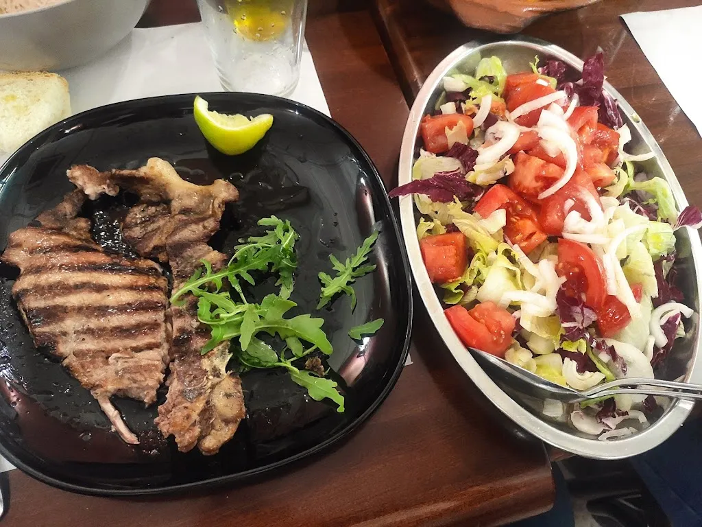 Bar trattoria Cafe' De Paris_Sant'Eusanio del Sangro_slider_image_2