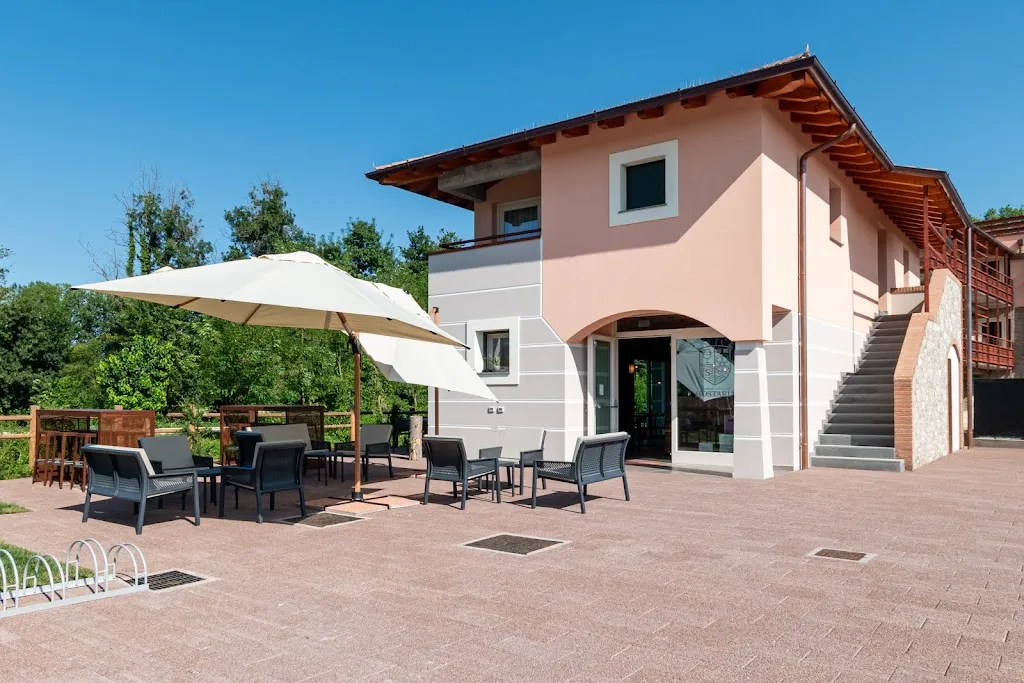 Semplicemente - Borgo Stalis_Ramuscello_slider_image_2