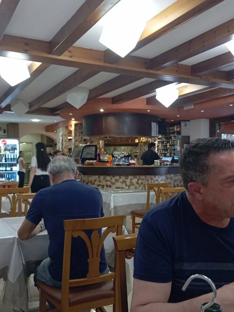 Santi Davide Lauria_Bar Pizzeria Al Collio_Reana del Roiale_review