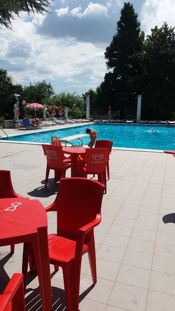 Ristorante Moulin Rouge_Remanzacco_slider_image_3