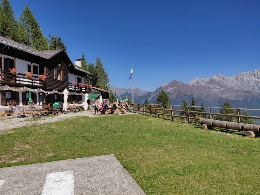rifugio chiampizzulon restaurant in Rigolato