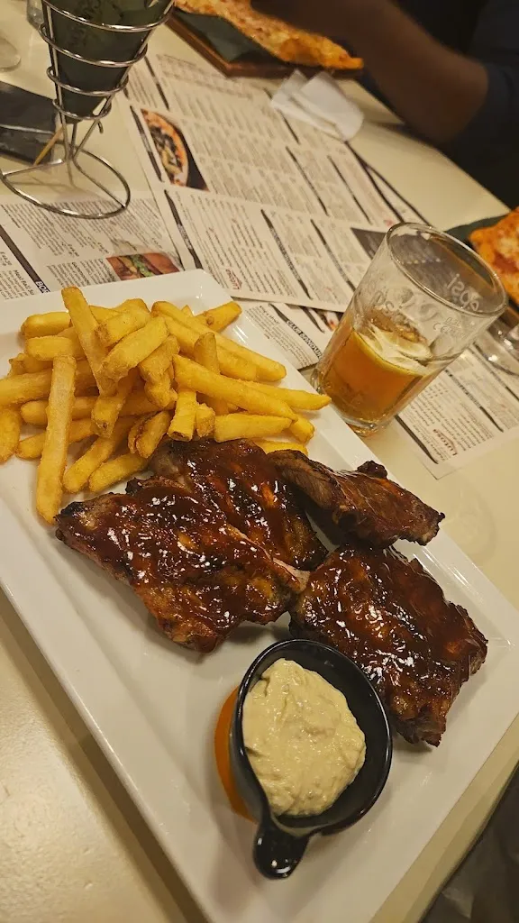 Kenna Perez_The Gammon Pub_Roveredo in Piano_review