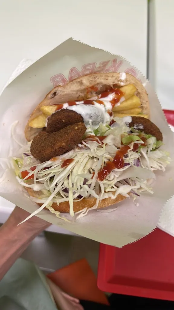 Merica May Jensen_Friends pizza kebab Roveredo in piano pn_Roveredo in Piano_review