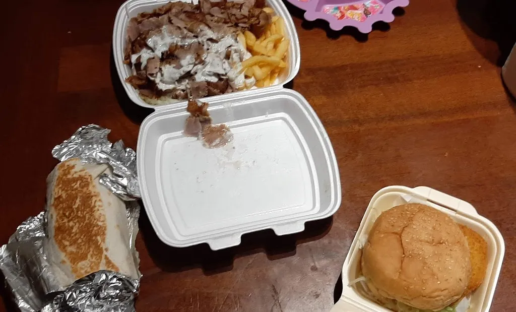 Crystal Dawkins_Friends pizza kebab Roveredo in piano pn_Roveredo in Piano_review