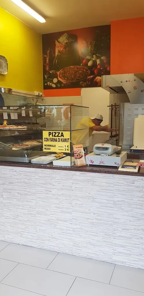 Pizzeria Lo Sfizio restaurant in Roveredo in Piano