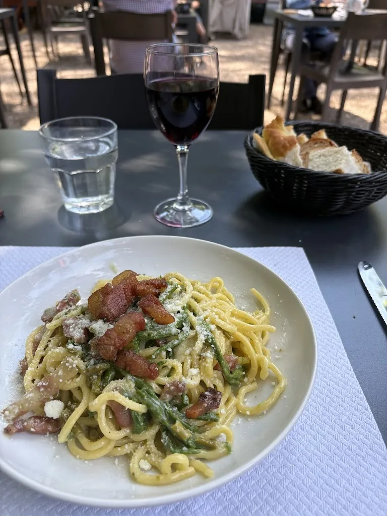 Michela Dellolio_Casetta Rossa_Rosa_review