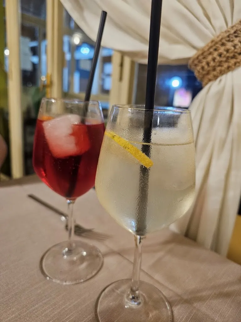 Lelde J-R_La Rosa_Rosa_review